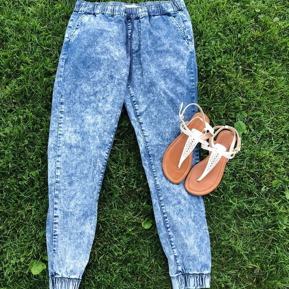 acid wash jogger jeans